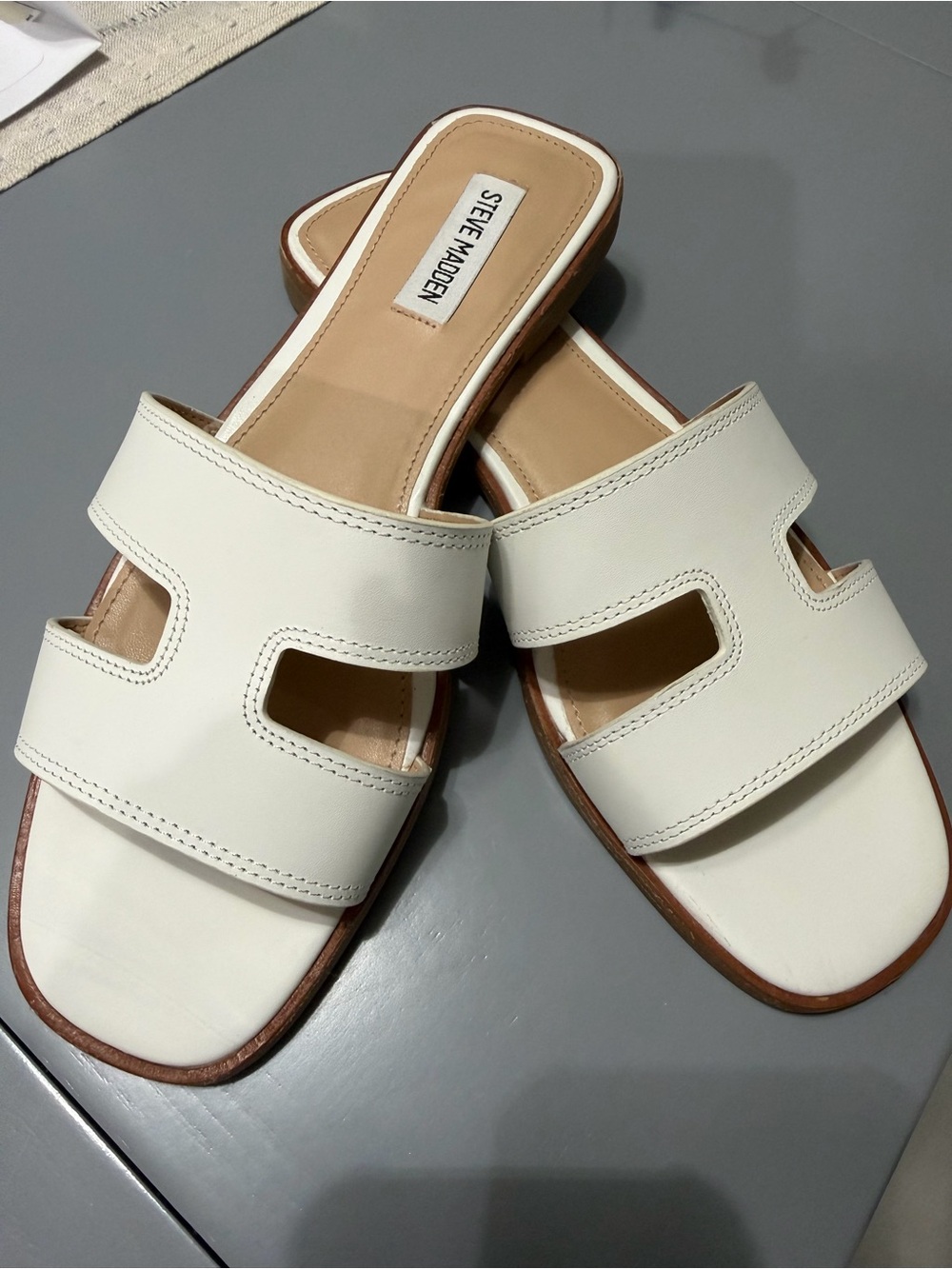 Steve Madden White Leather Cutout Double Strap Slide Sandals (New no box )